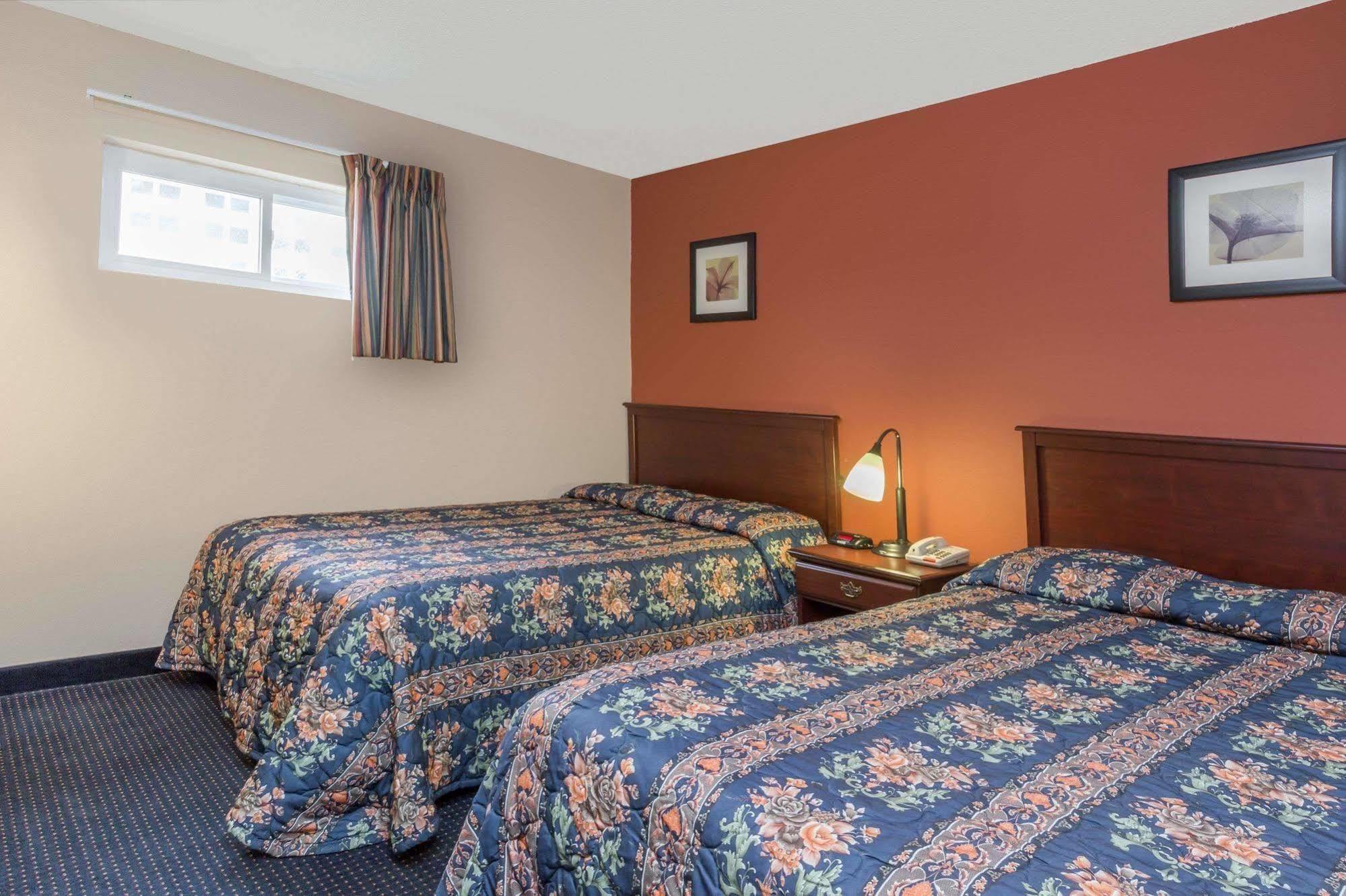Breeze & Suites, Virginia Virginia Beach