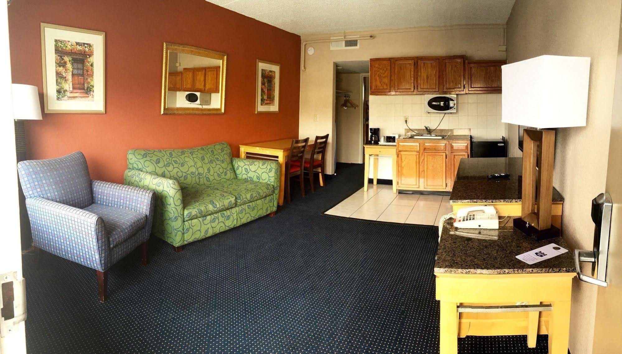 Breeze & Suites, Virginia Hotel 2*
